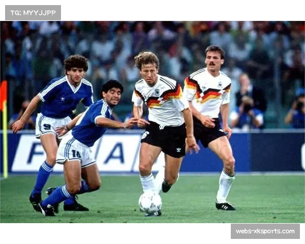 梅西谈GOAT话题:称马拉多纳为偶像并尊敬乔丹费德勒等传奇